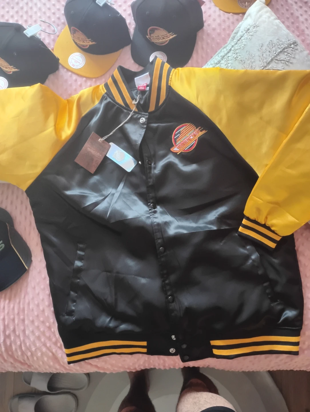 Vancouver Canucks Mitchell & Ness Satin Jacket - photo 4
