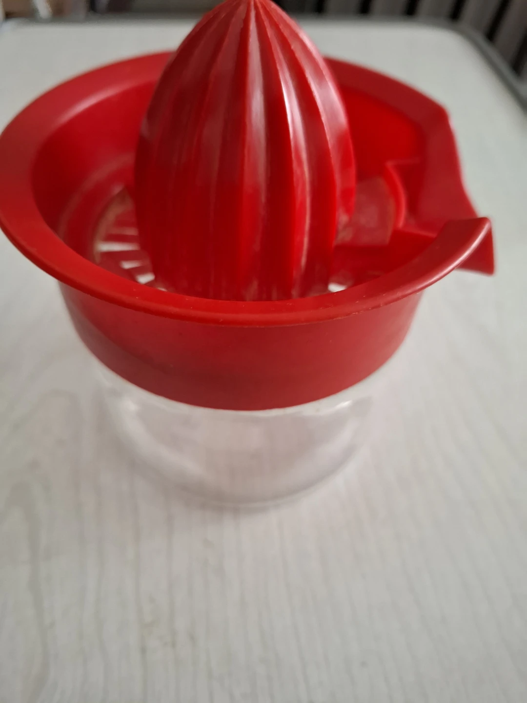 Red Citrus Juicer with Glass Base - photo 2