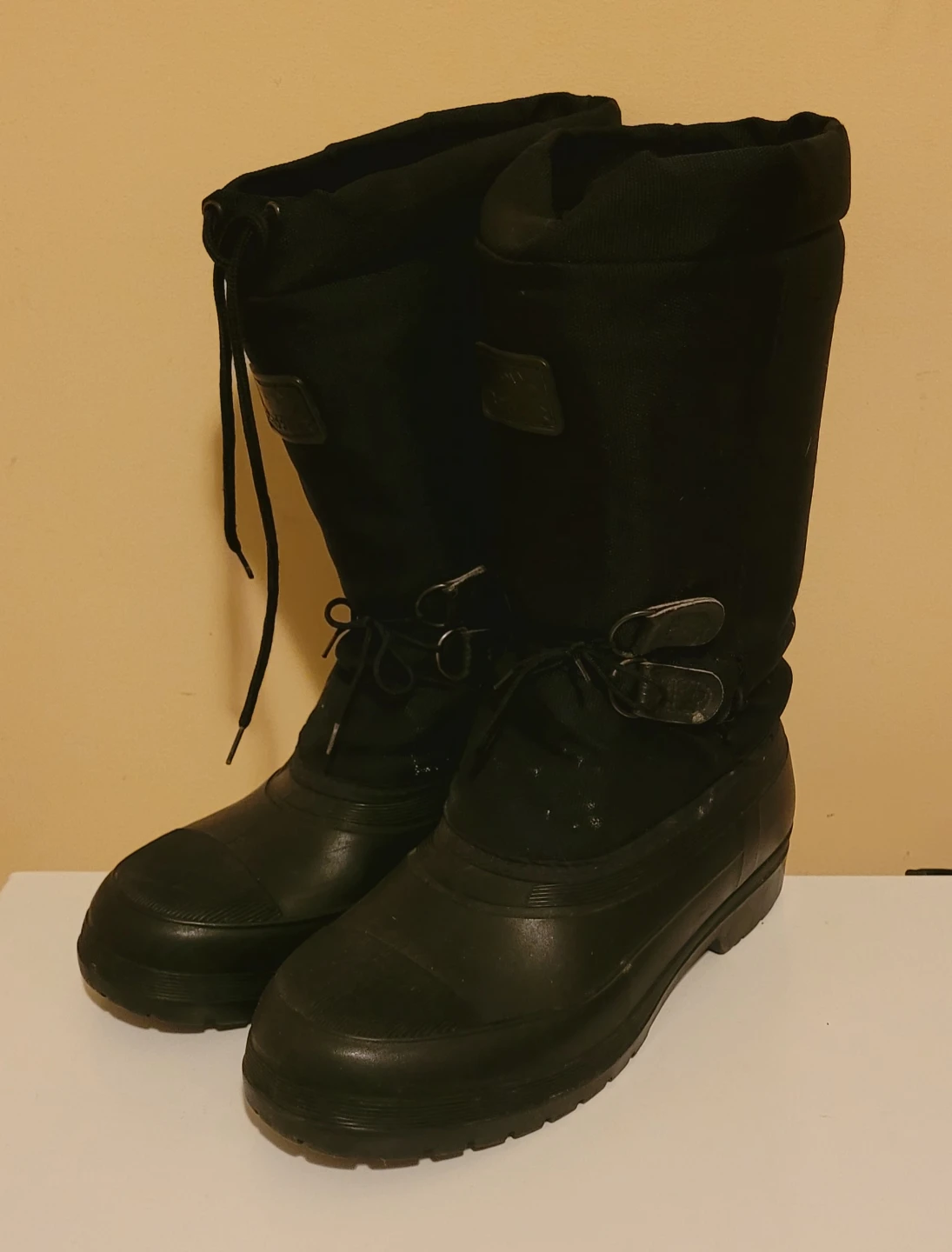 Baffin Womens Size 9 Winter Boots