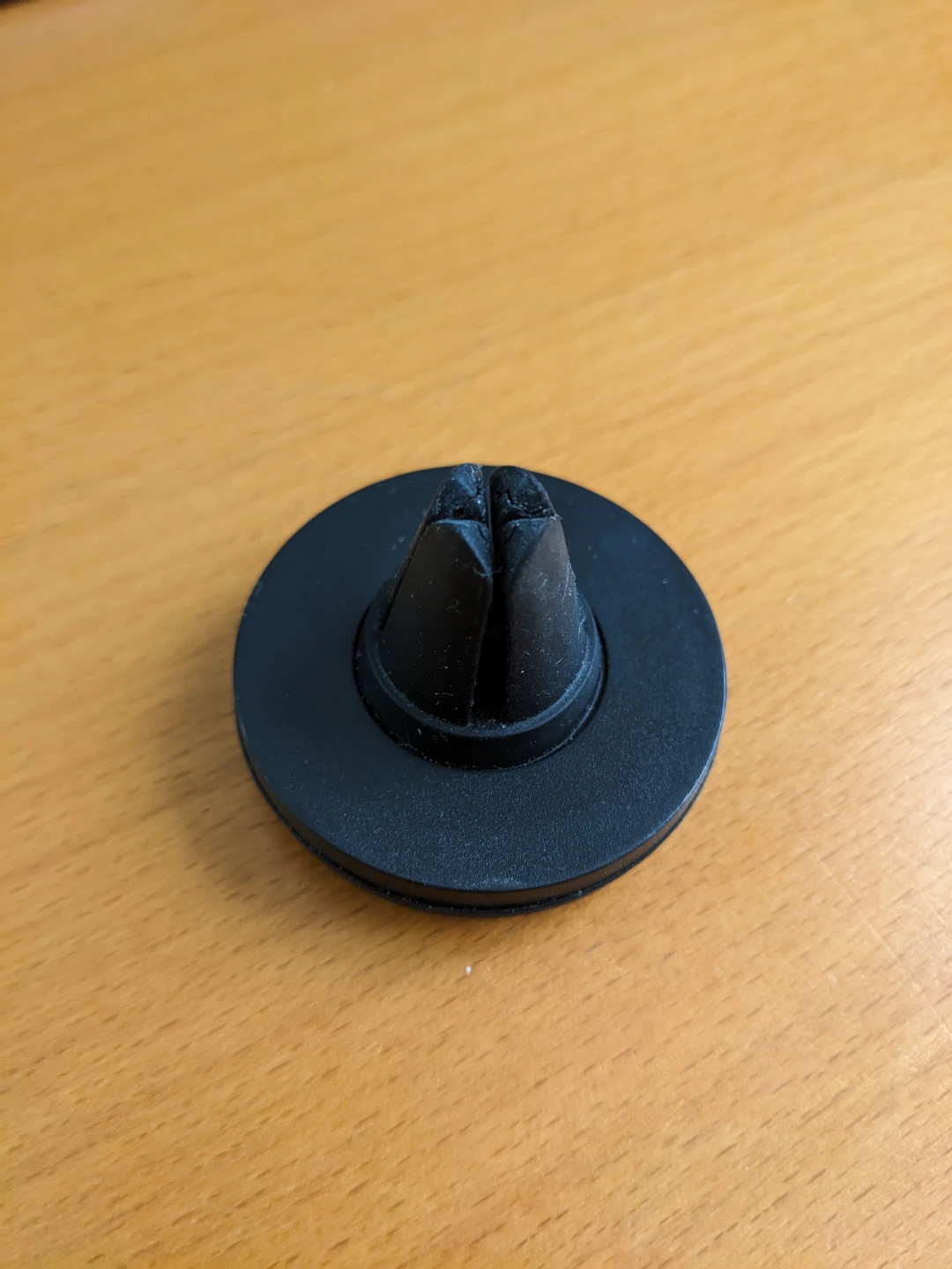 Spigen Magnetic Car Phone Mount Vent Clip - photo 2