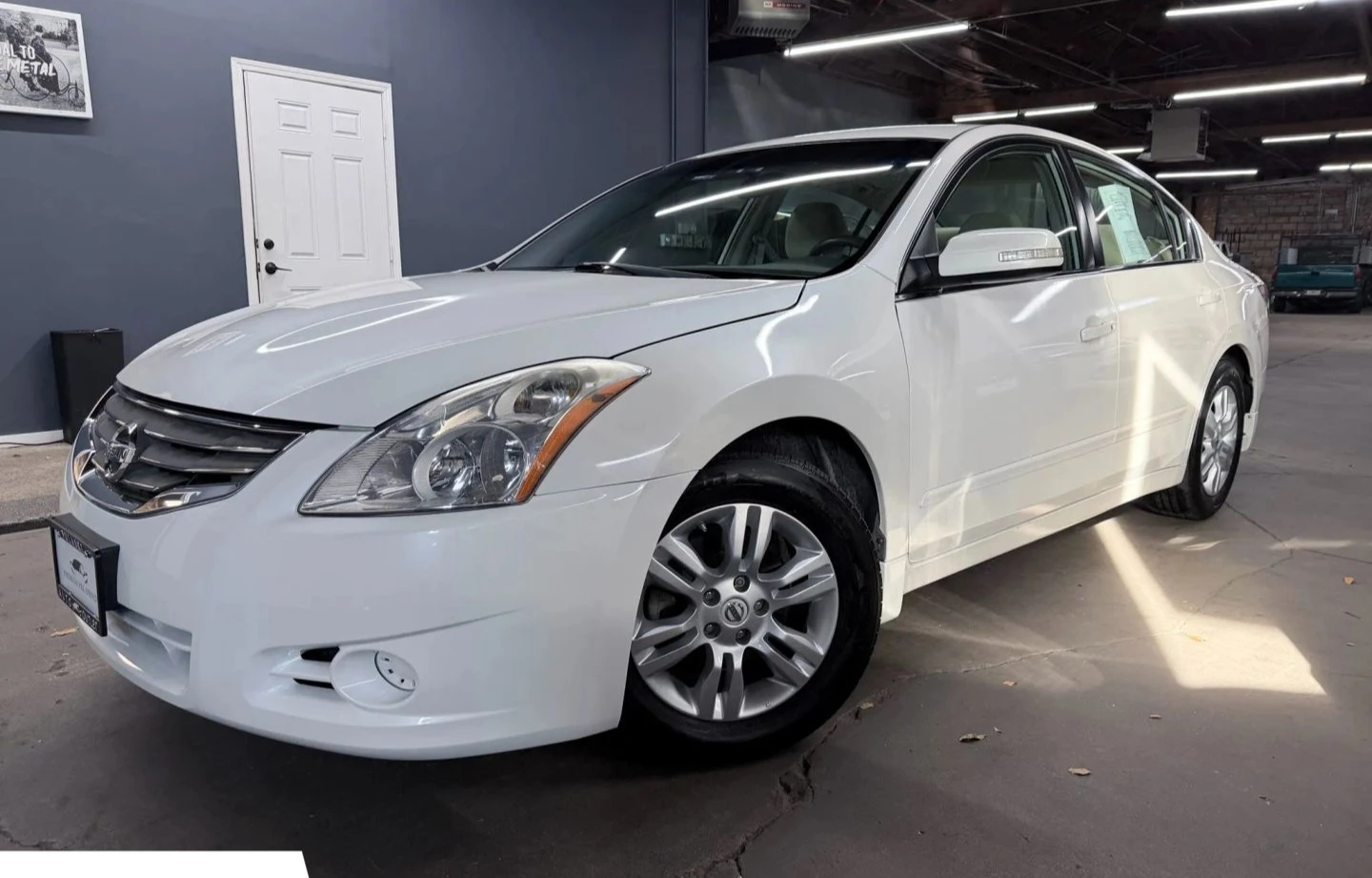 **2010 NISSAN ALTIMA** LOW MILEAGE •. RUNS GREAT