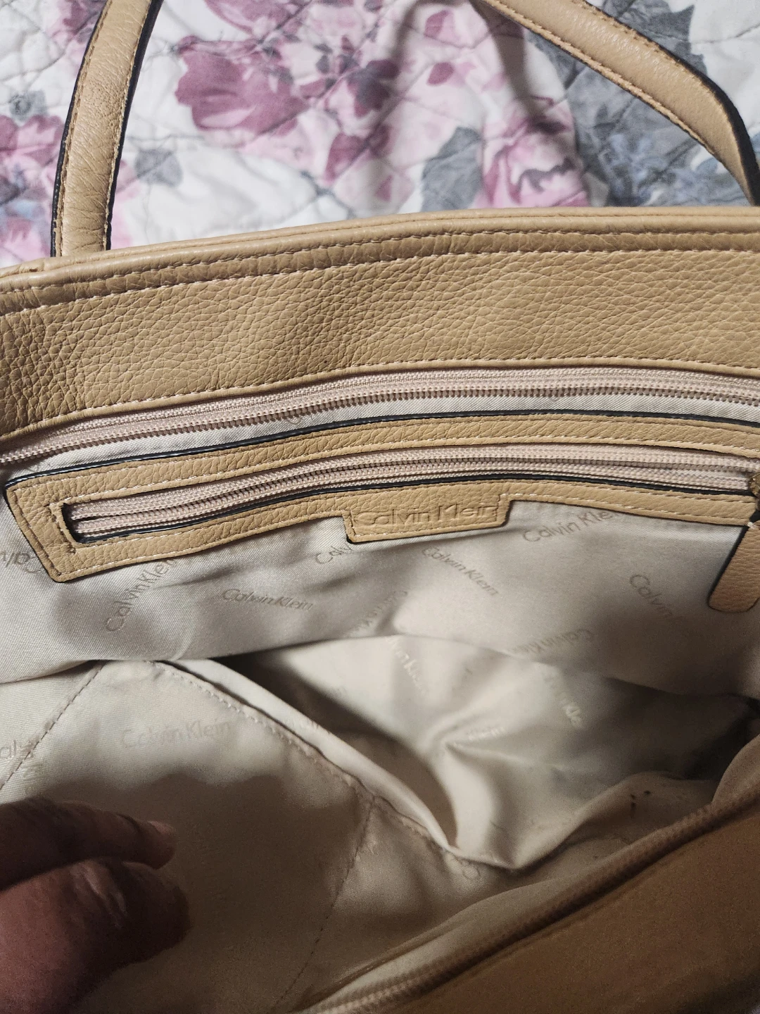 Calvin Klein Beige Tote Bag - photo 2