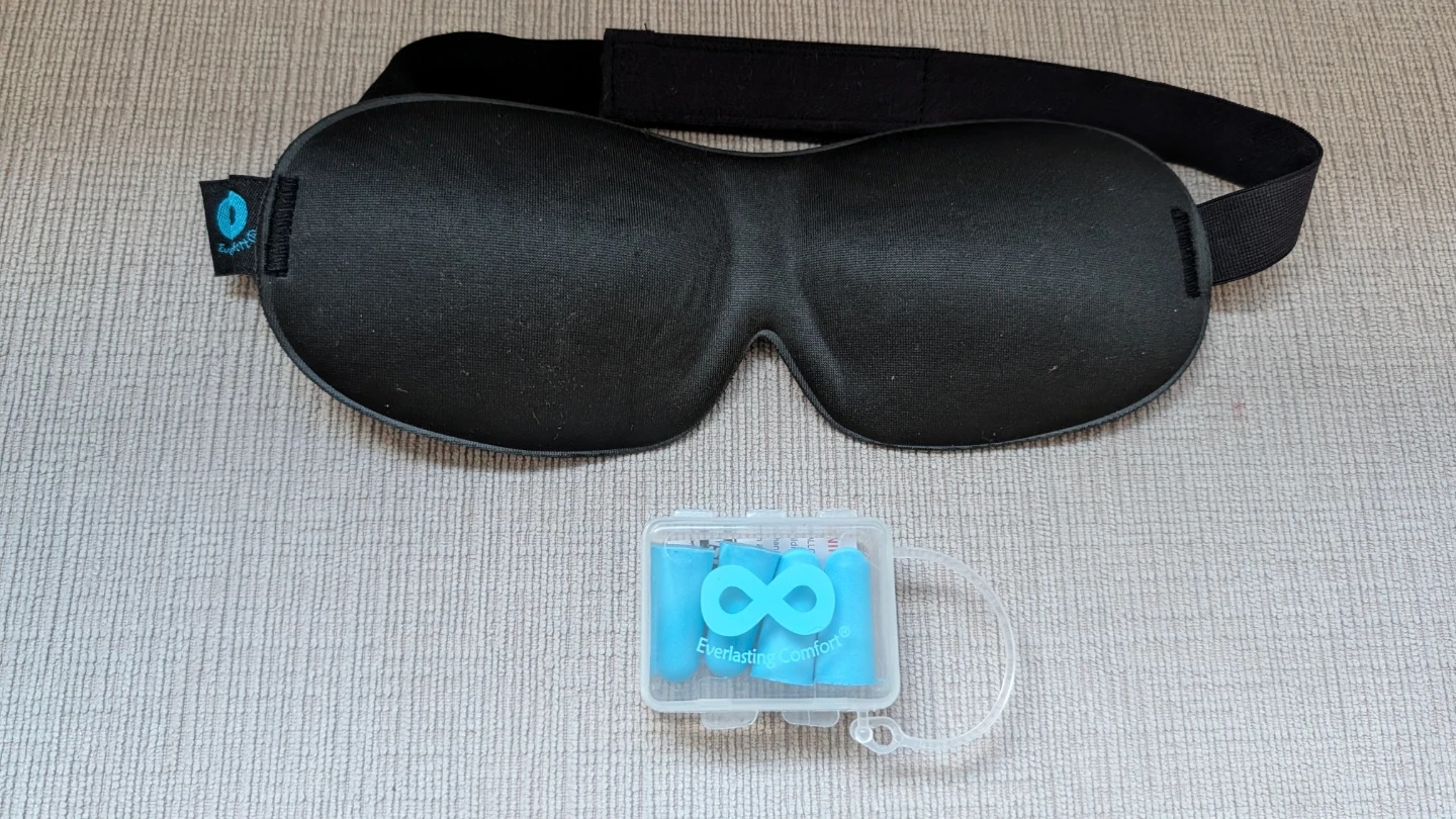 Brand New New Everlasting Comfort Sleep Mask + Earplugs