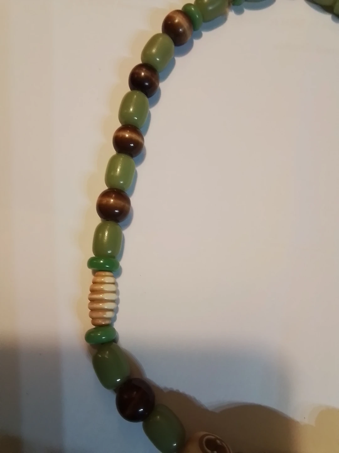 Exquisite Vintage, Jade, Bone, Bakelite, Carved Nut Bead - photo 5