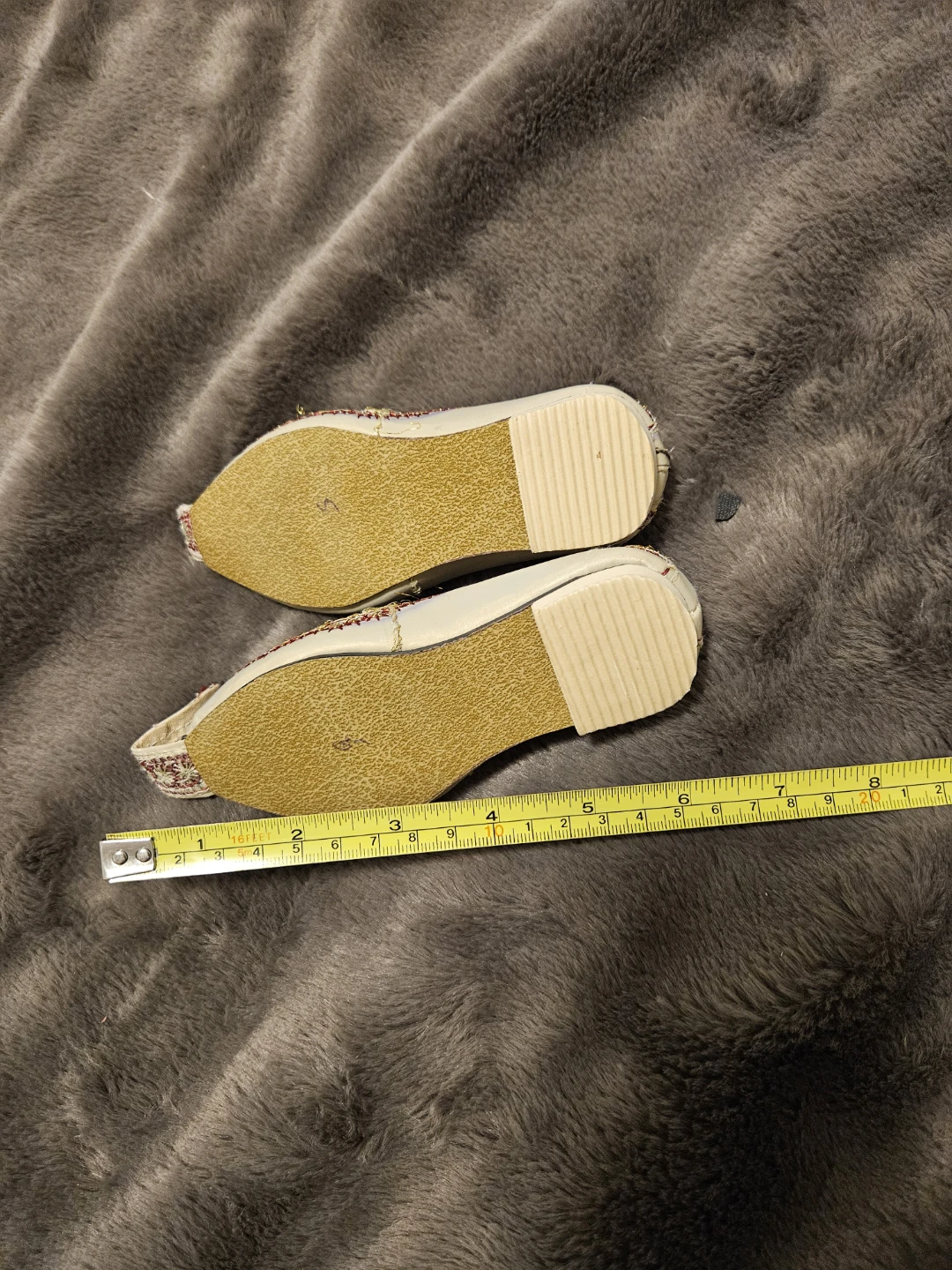 Indian Gold & Red Embellished Shoes - Size 5 - photo 4