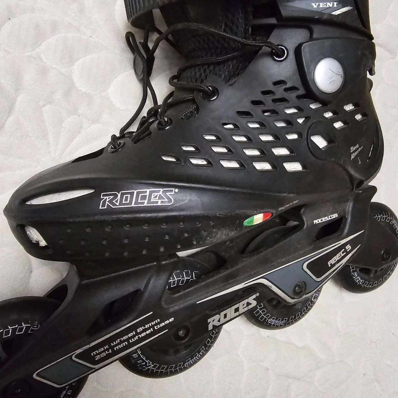 Roces Inline Skates - Size 7W/6M + Full Protection Gear Set - photo 2