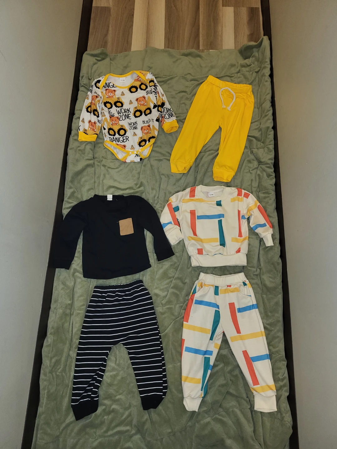 3 baby outfits size 18 months