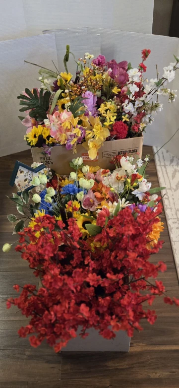3 boxes of assorted artificial flowers - photo 2