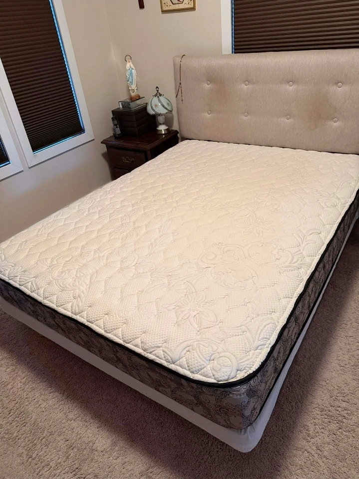Queen Size Mattress - photo 2