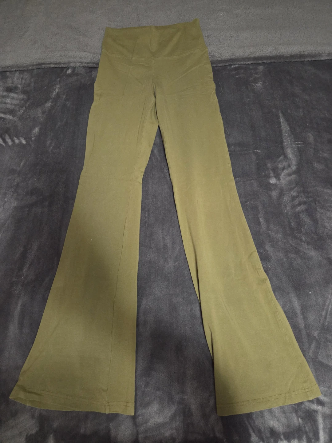 Tna Flare Yoga Pants - Olive Green - Size Medium