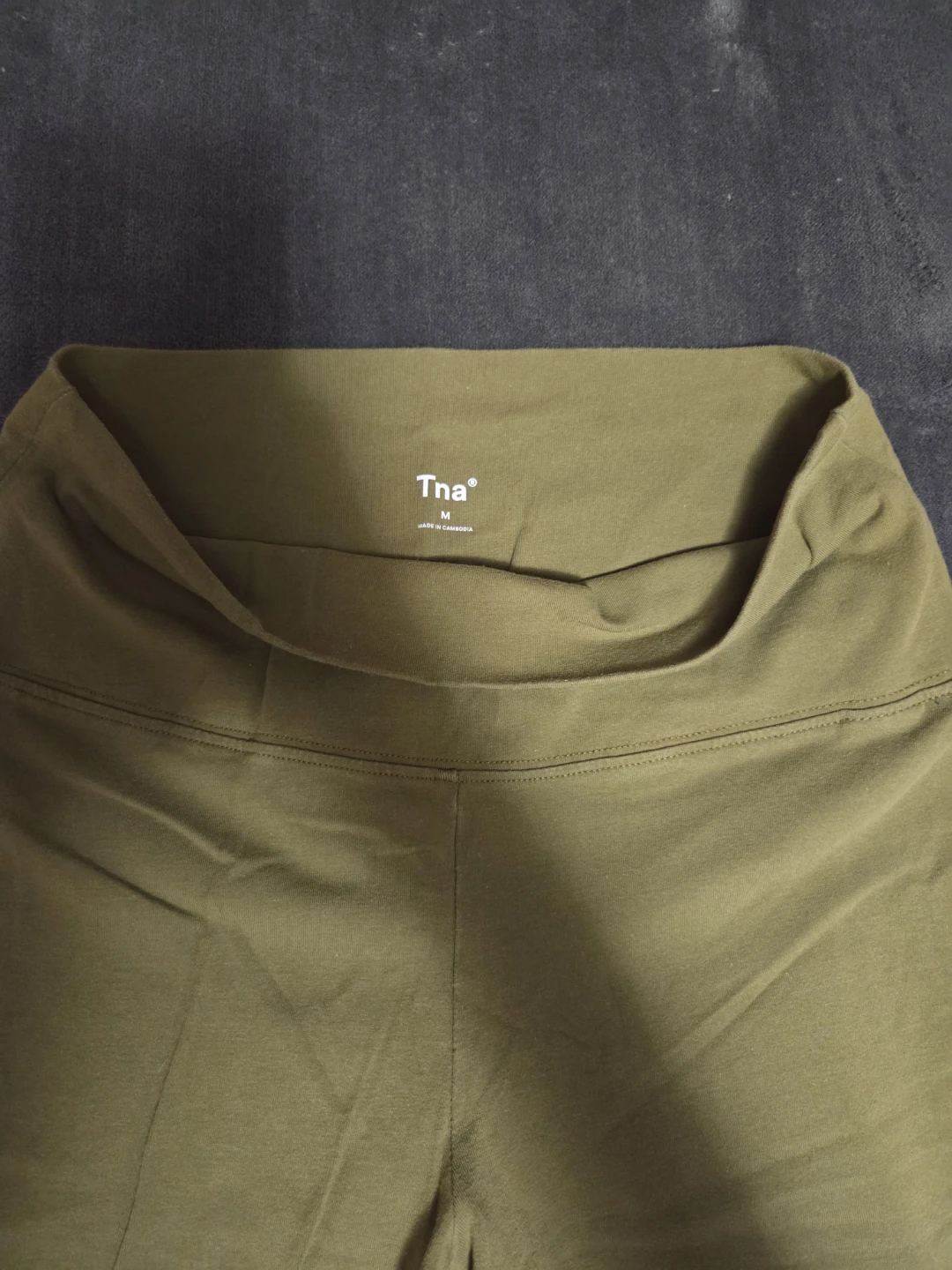 Tna Flare Yoga Pants - Olive Green - Size Medium - photo 2