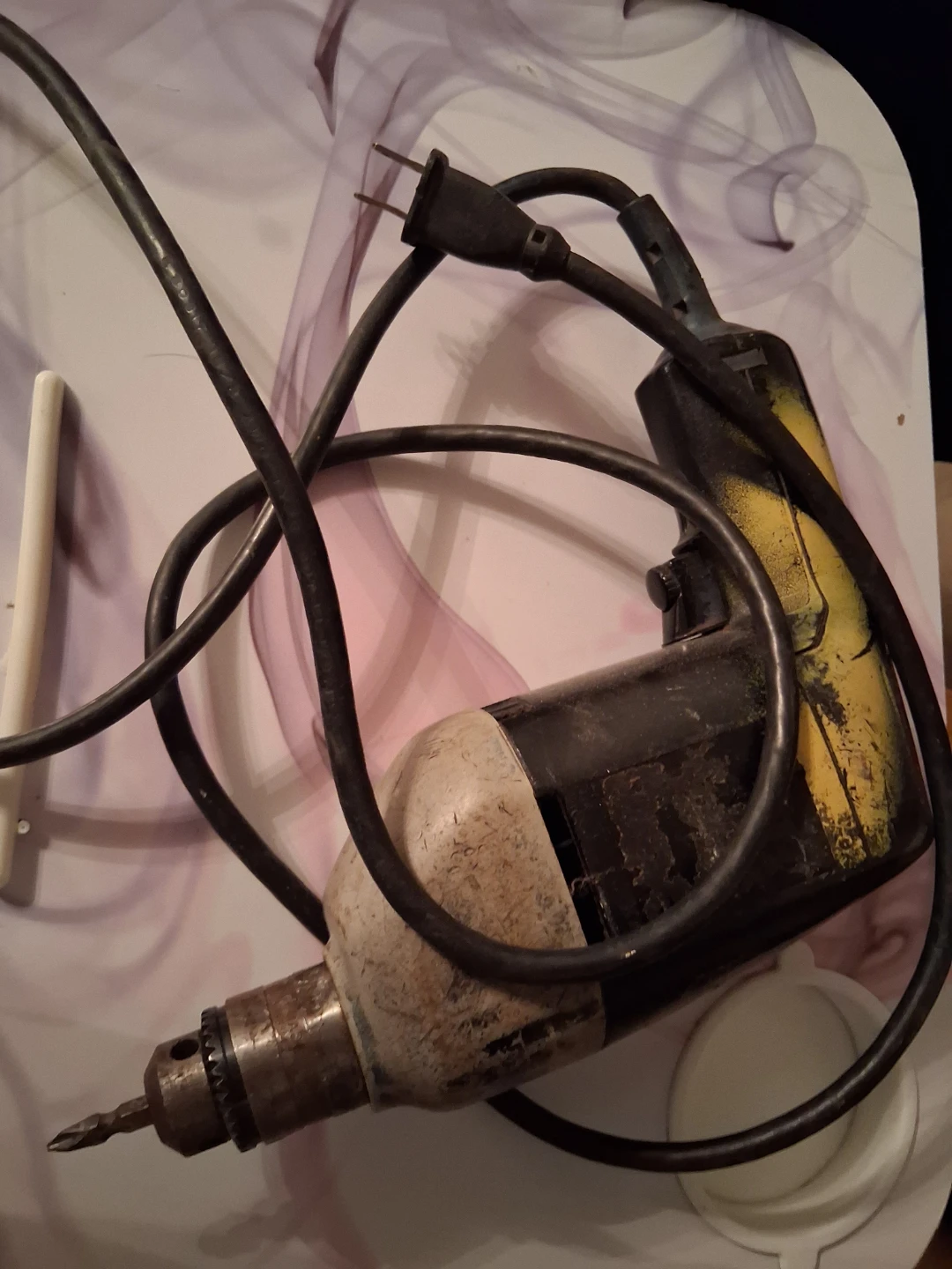 Black & Decker 10mm Corded Drill - photo 2