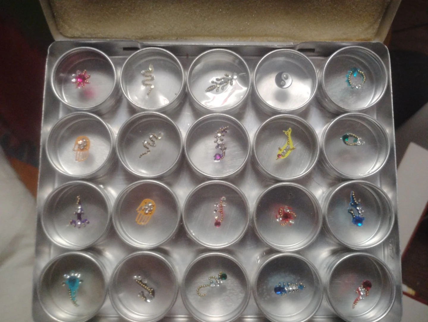 Body Art Charms. 3 sets of dragon flys and 3 sets of variety - photo 2