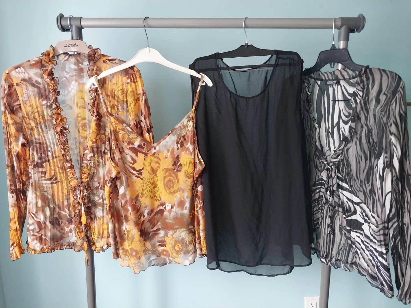 Duplan Collection Blouse Size 36/38. $5 per set FIRM.