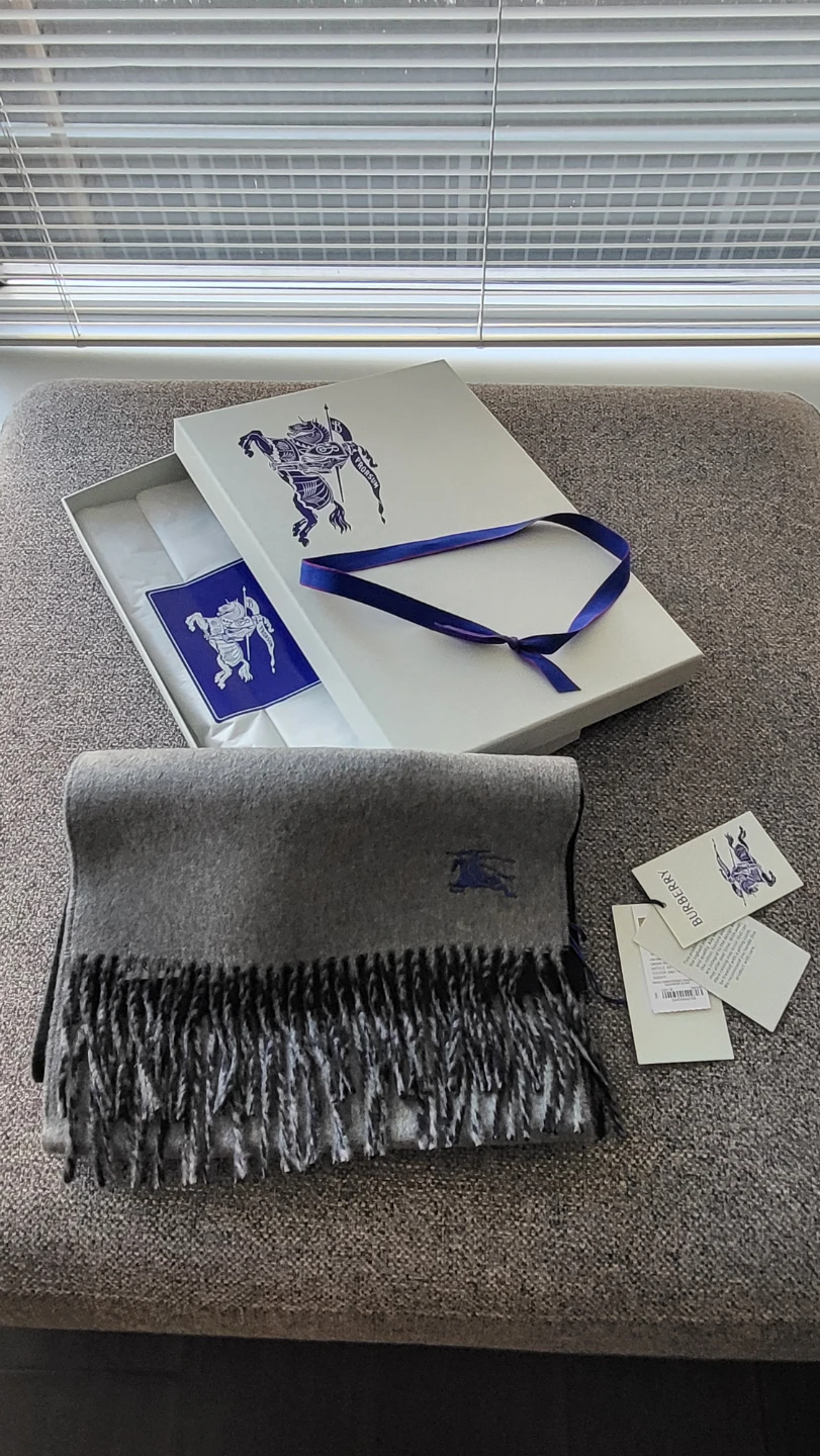 New Burberry Grey/Navy Cashmere Scarf - New in Box