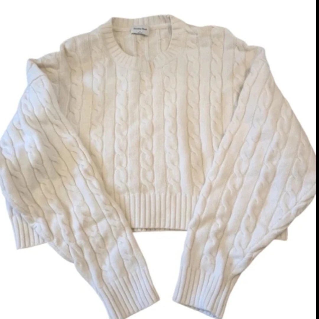 Aritzia cropped Sunday Best Peggy Cable Knit crewneck Sweater