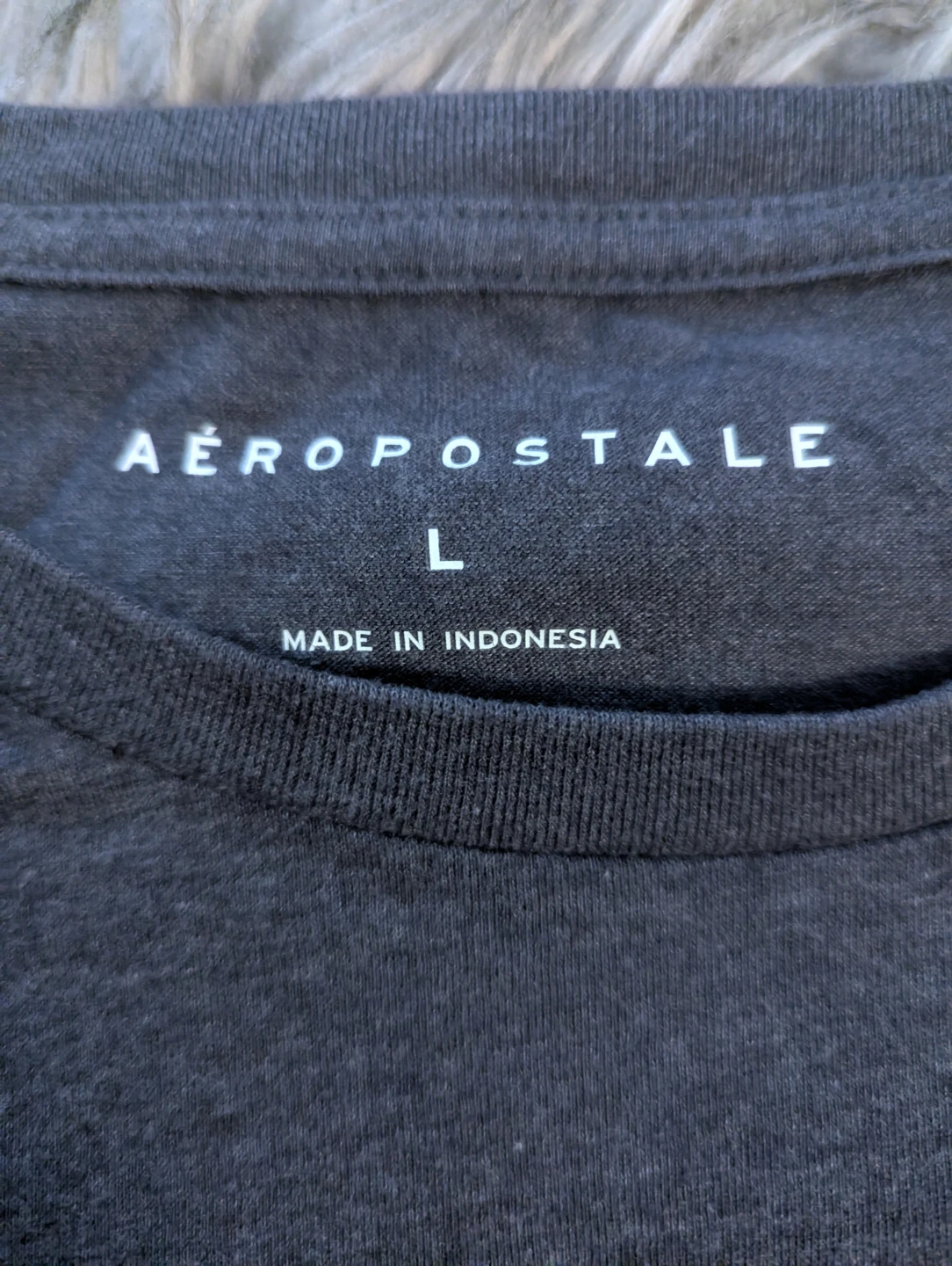 Aeropostale Graphic T-Shirt - Size Large - photo 2