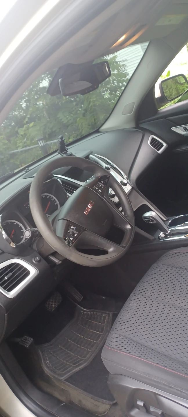 GMC Terrain SUV - photo 4