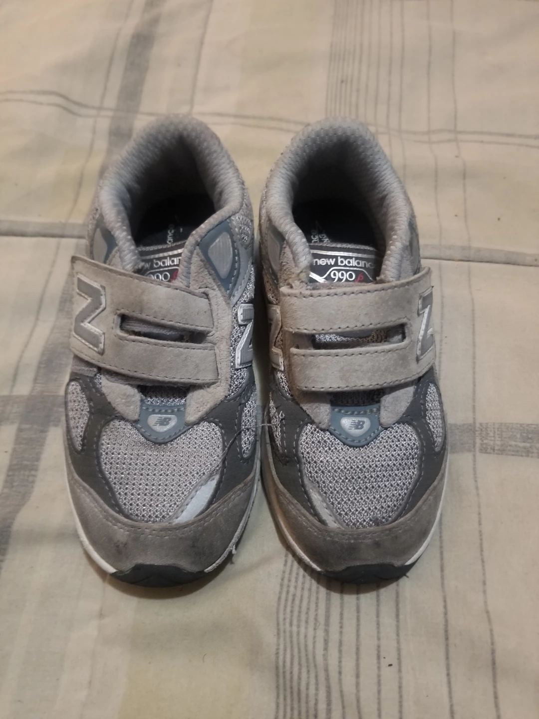 New Balance 990 Grey Kids Shoes - Size 10
