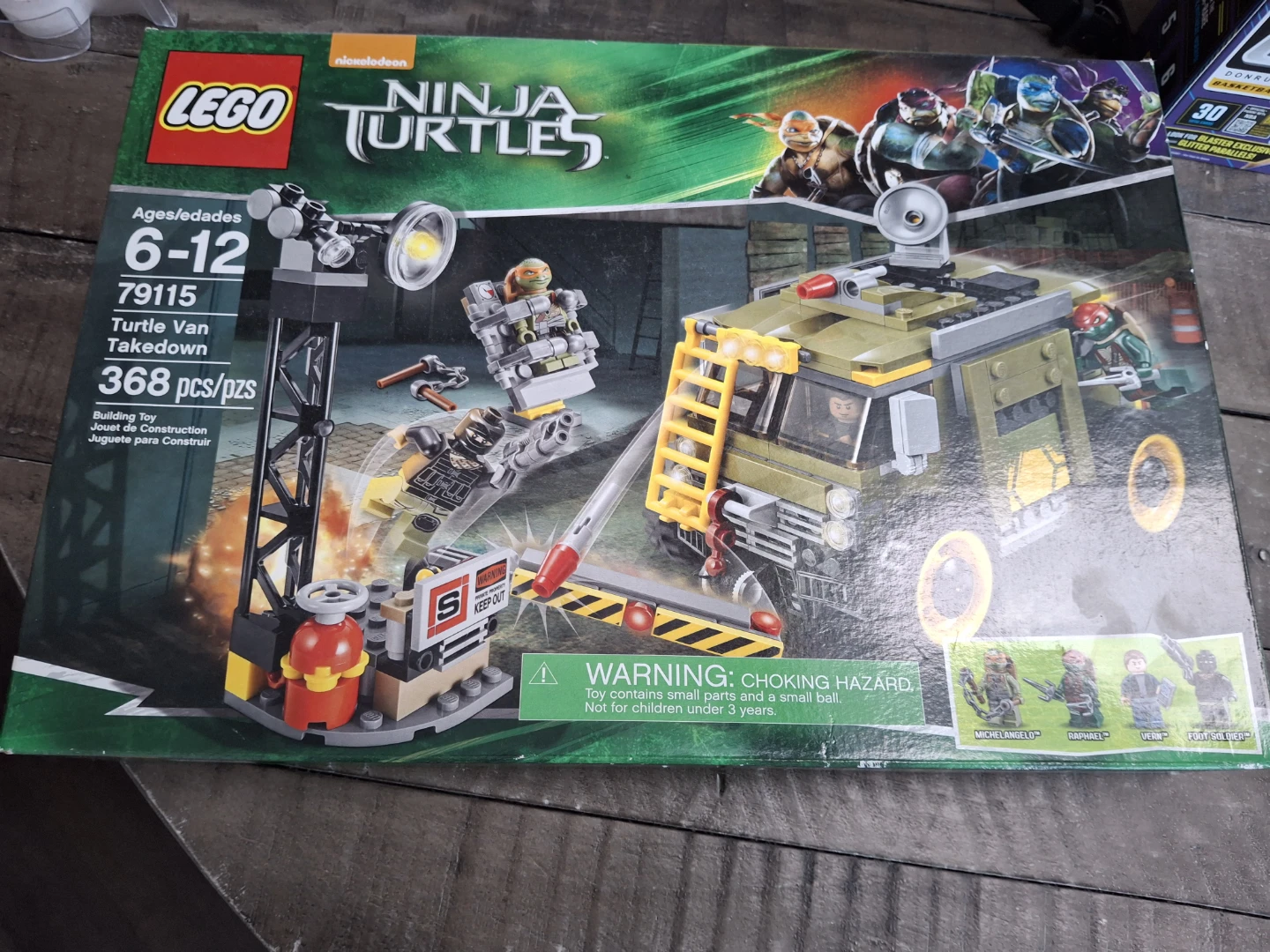 Turtle Van Takedown. Retired Set- Lego