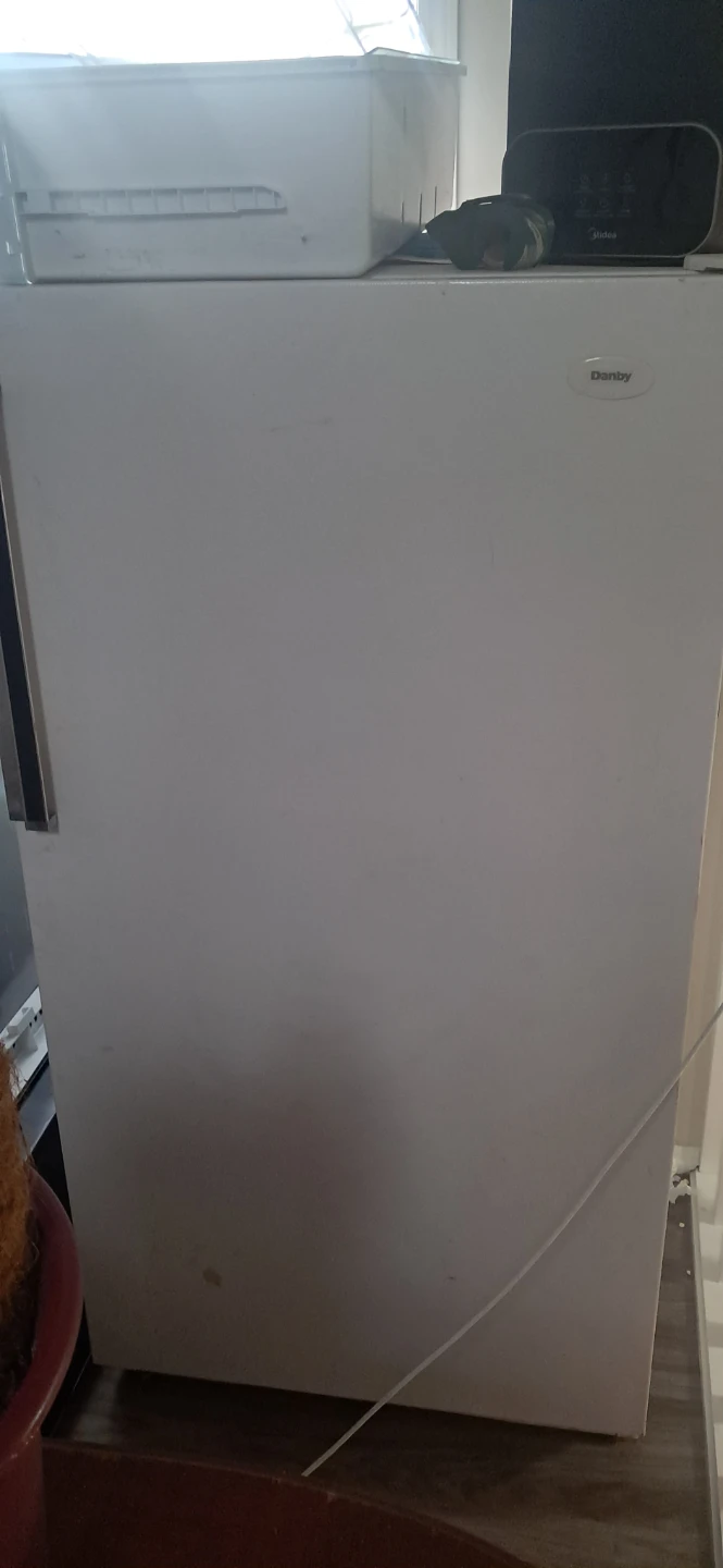 Danby White deep freezer with lock