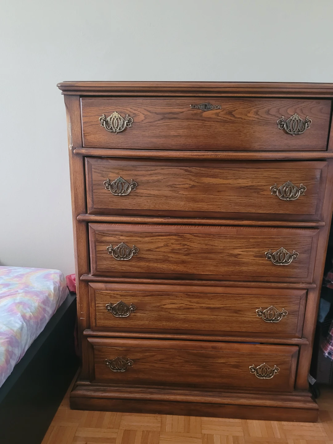Wooden Dresser with 5 Drawers