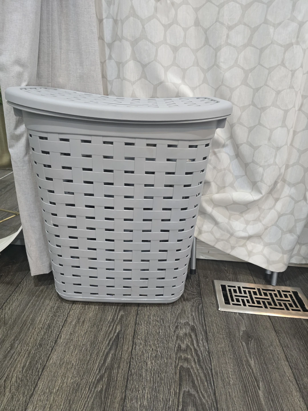 Sterilite Gray Weave Laundry Basket with Lid