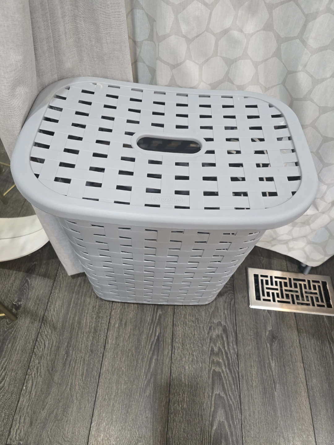 Sterilite Gray Weave Laundry Basket with Lid - photo 2