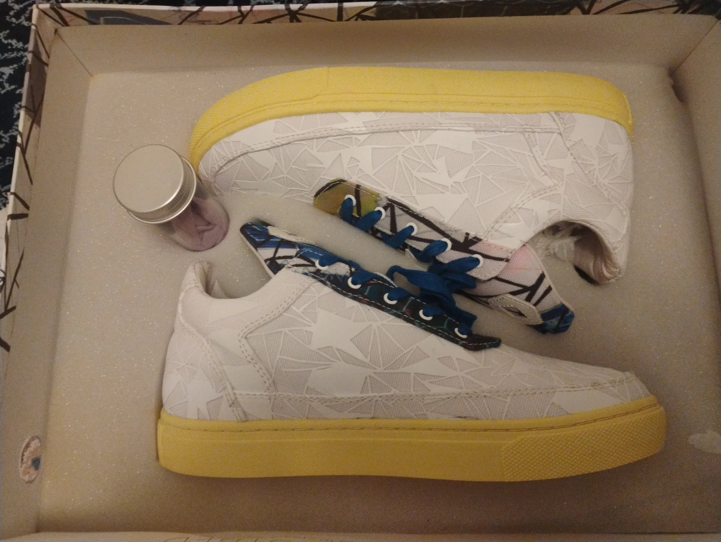 Sixhundree four sneakers