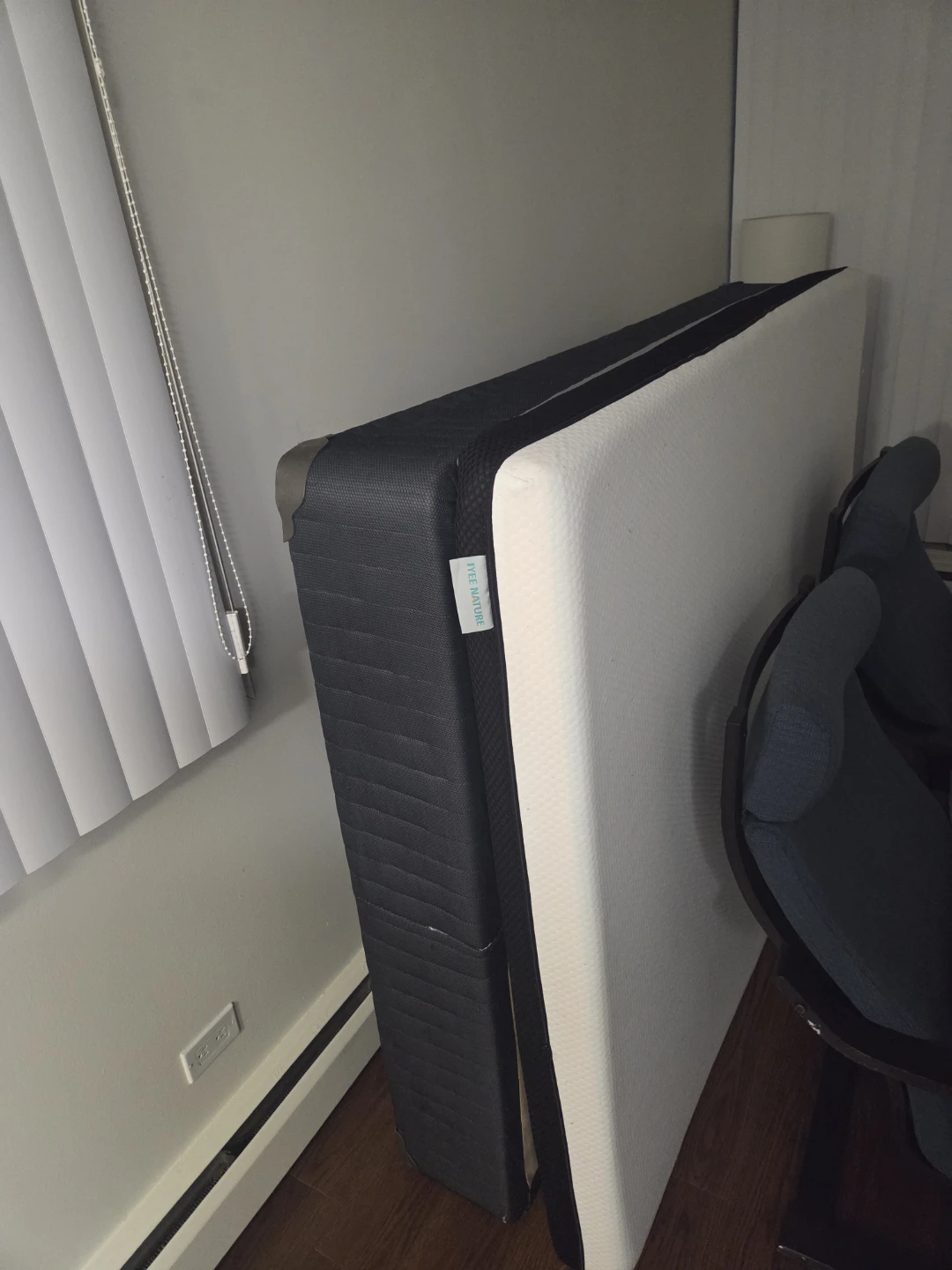 Silk & Snow Mattress - Like New!