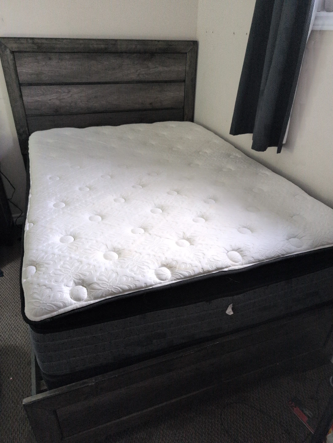 Double/Full Bed Frame ( Mattress and Box for display only )