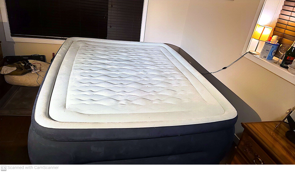 Intex Air Mattress - Queen Size - photo 2