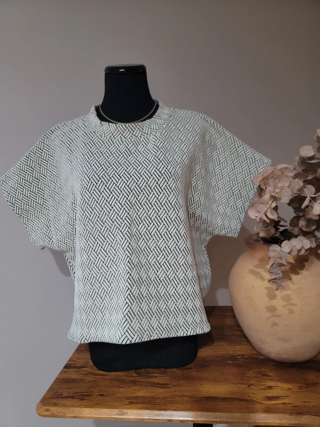 See and Be Seen Black White Geometric Scandi Minimal Top Sz Lrg