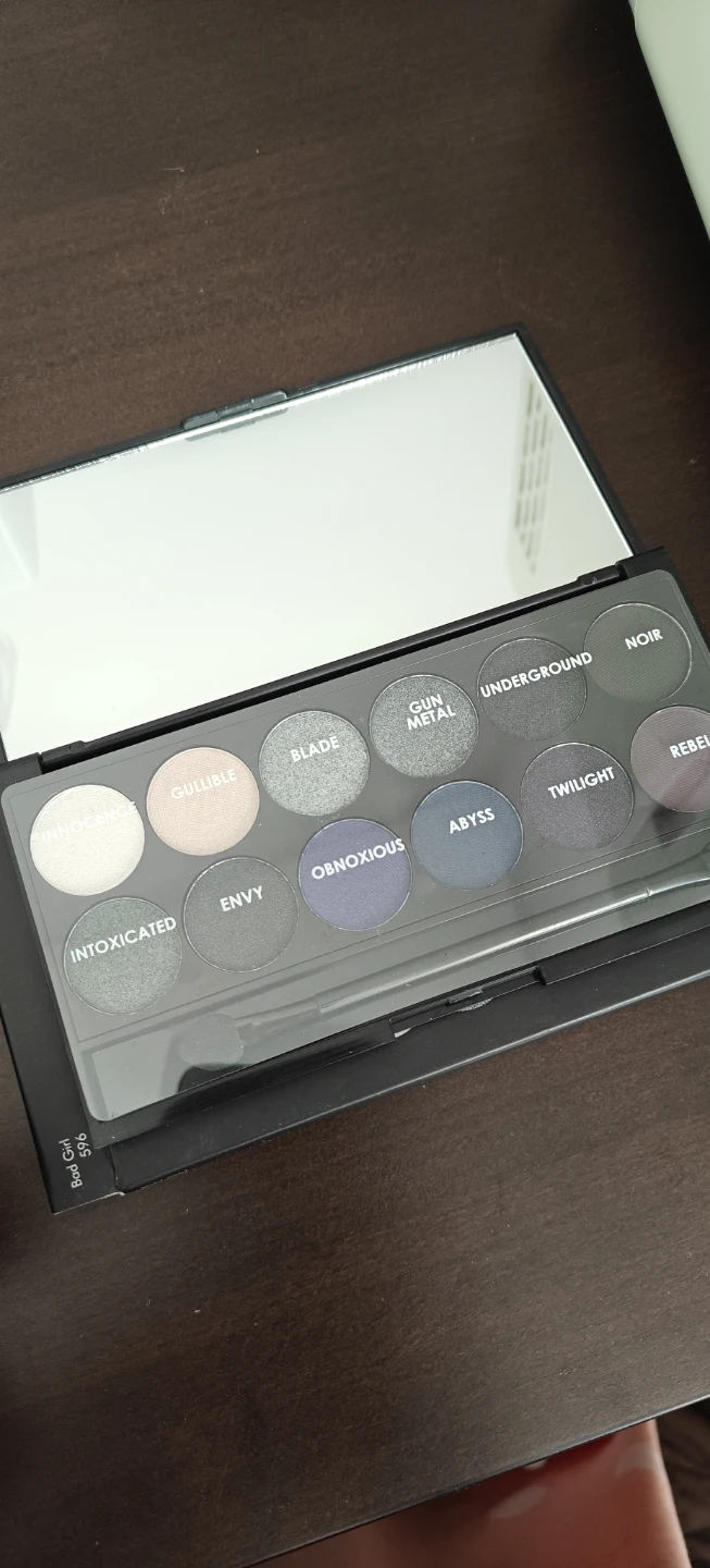 Sleek Makeup i-Divine Eyeshadow Palette - Bad Girl - photo 3