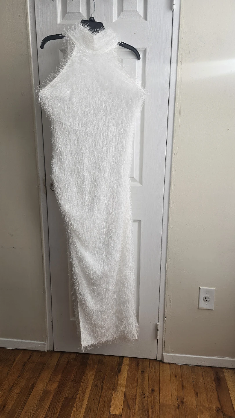 Fancy white dress (elegant)