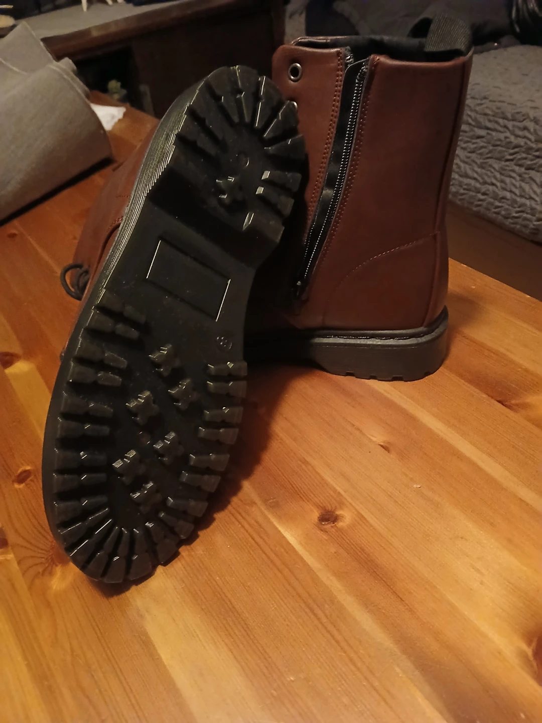 Ardene burgundy Combat Boots, Size 8 - photo 4