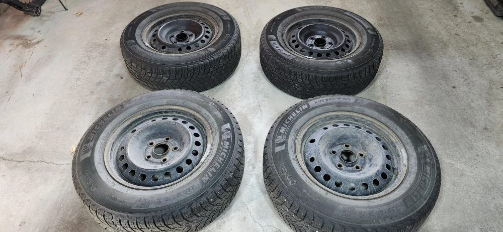 Michelin X-Ice Snow Tires 235/65R16
