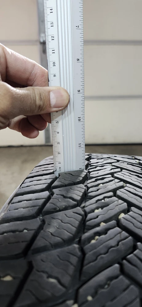Michelin X-Ice Snow Tires 235/65R16 - photo 5