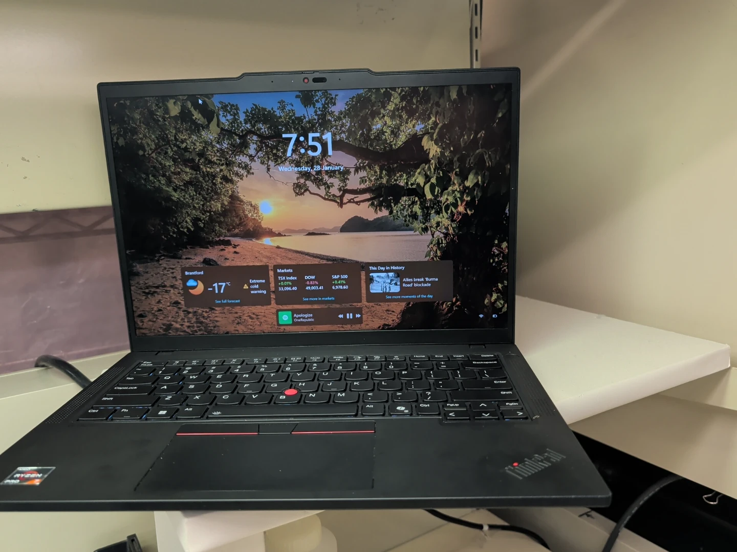 Lenovo ThinkPad T14 Gen 5 Laptop - photo 2