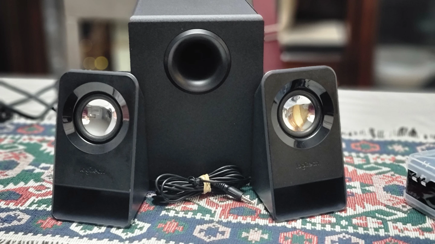 Logitech Gaming Speakers Like New w/ Sub - photo 2