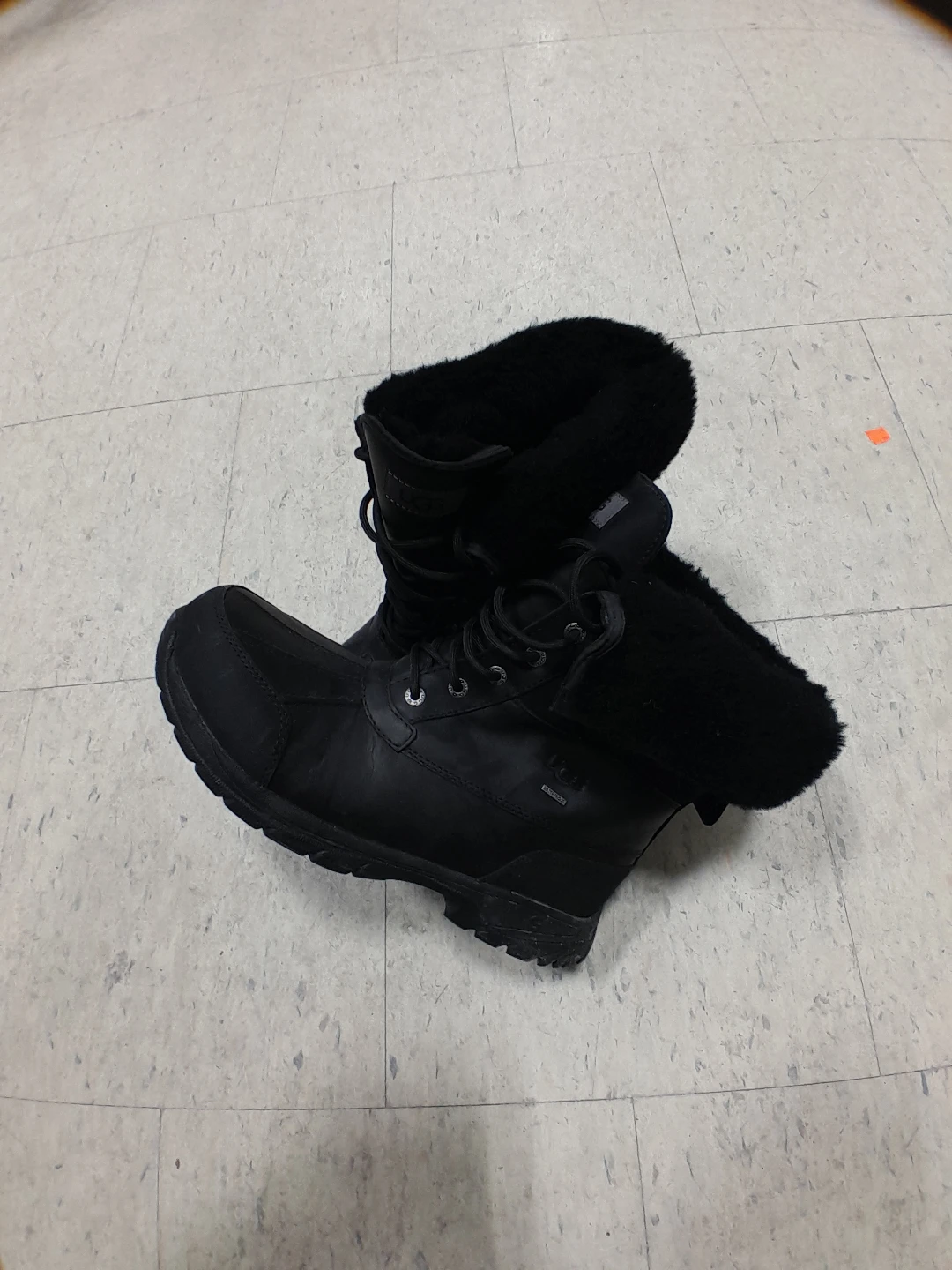 Ugg Black Winter Boots Men's Size 9.5 - photo 4