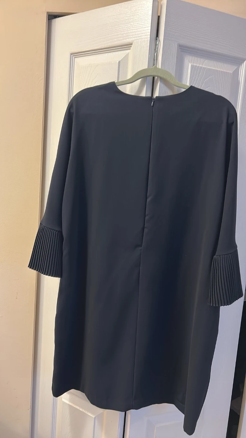 Elegant Black Shift Dress with Pleated Bell Sleeves - photo 3