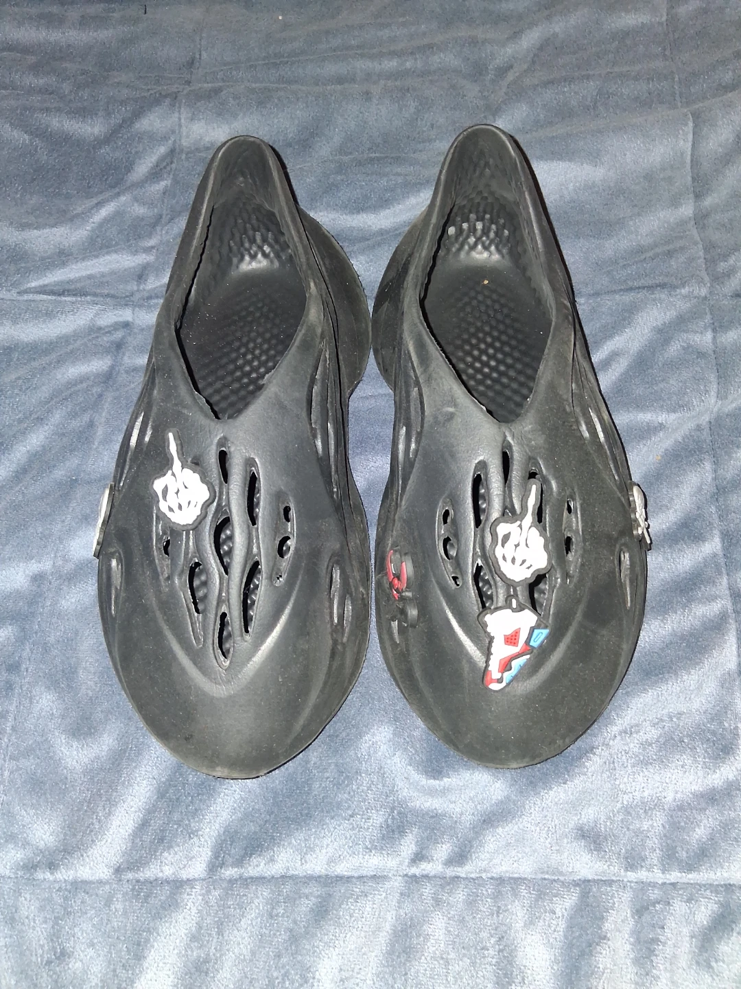 Black Foam Runner Clogs