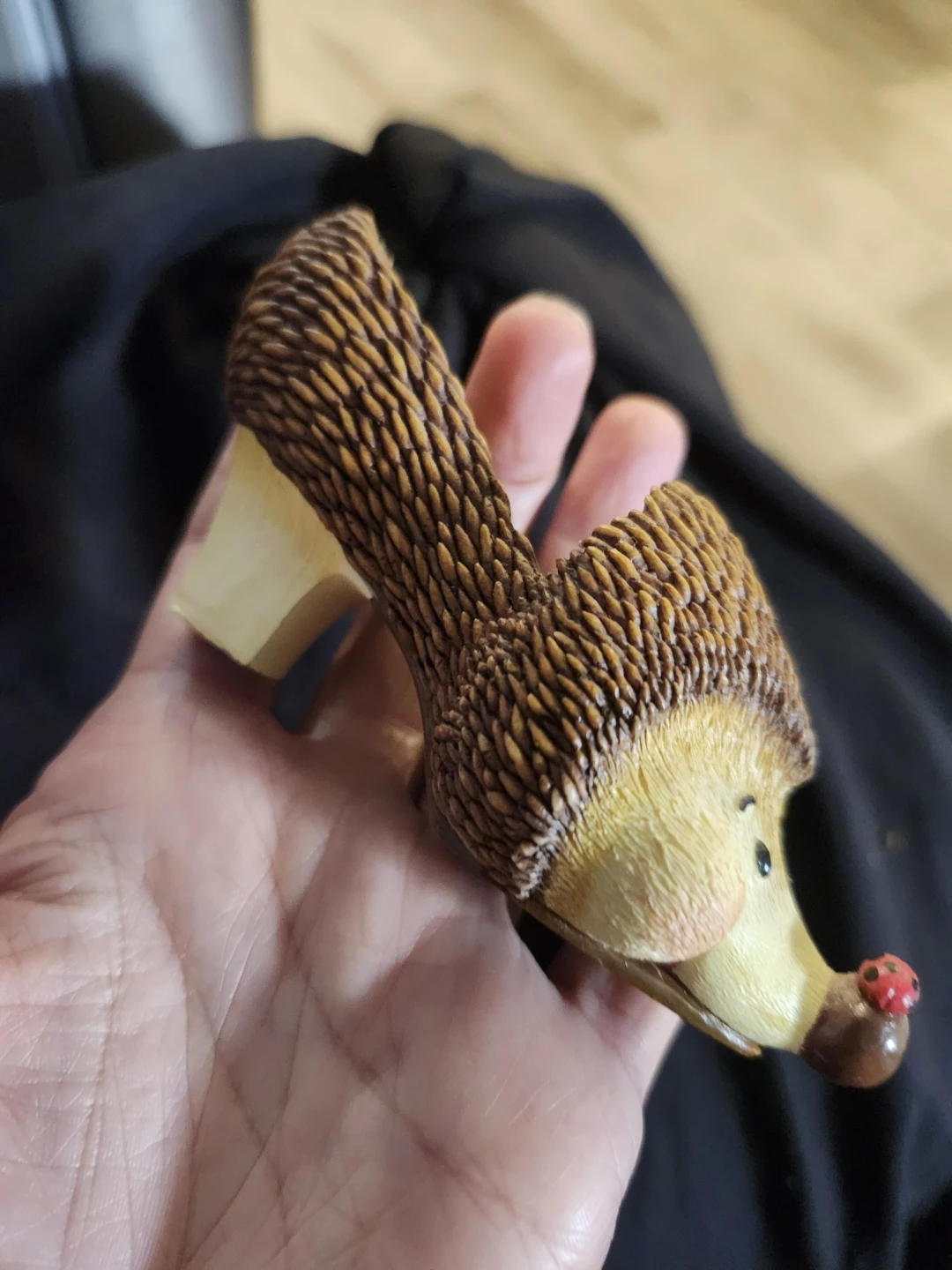 $10 willow hall figurine - photo 2