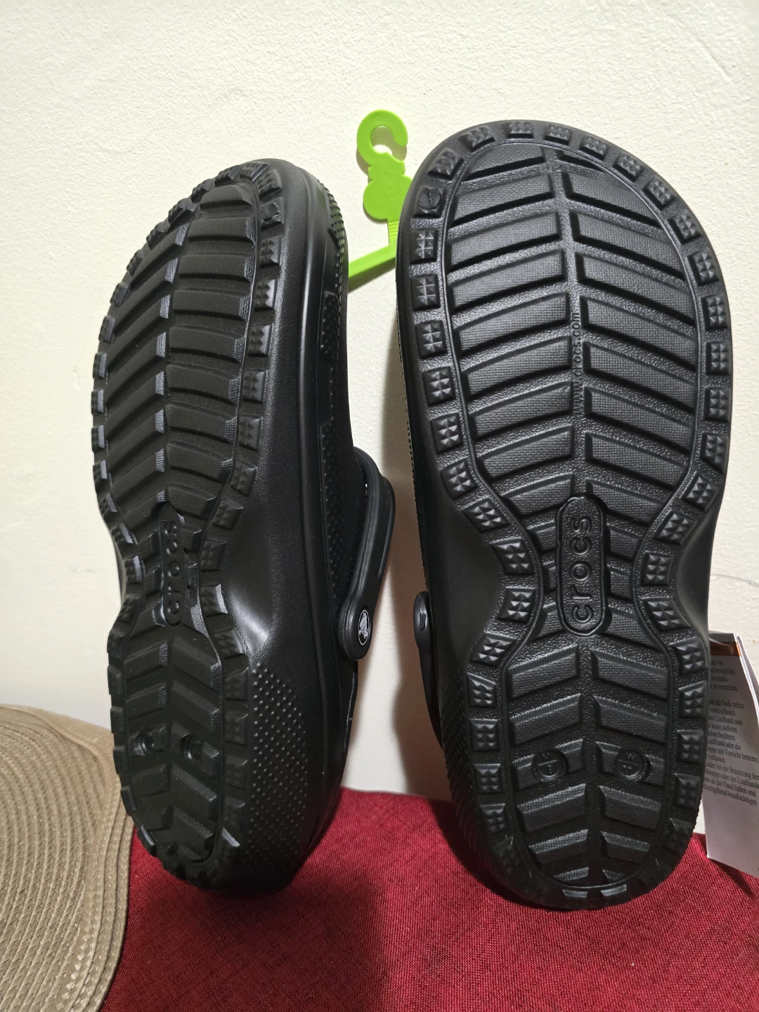 Crocs Classic Lined Clog, Black, Men's 9/Women's 11 - photo 2