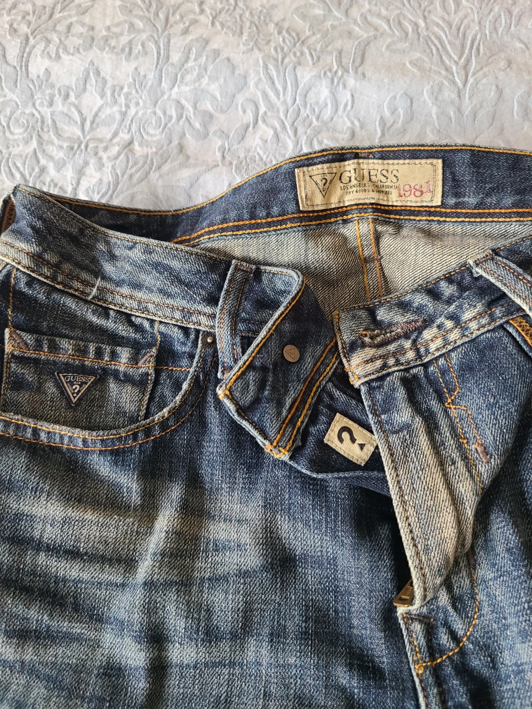 Guess 1981 Distressed Jeans - Size 31