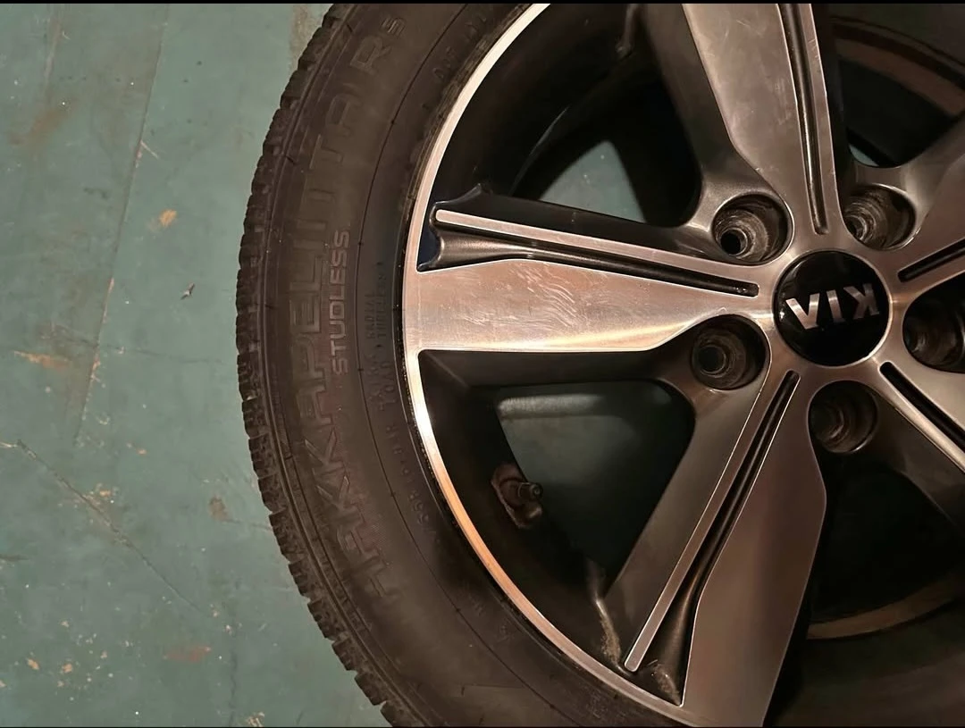 Kia Tire Set - 205/55R16 - photo 2