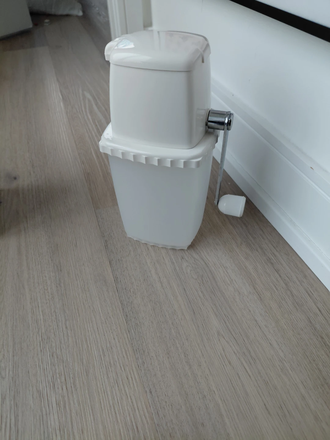 Wingare Manual Ice Crusher - New!