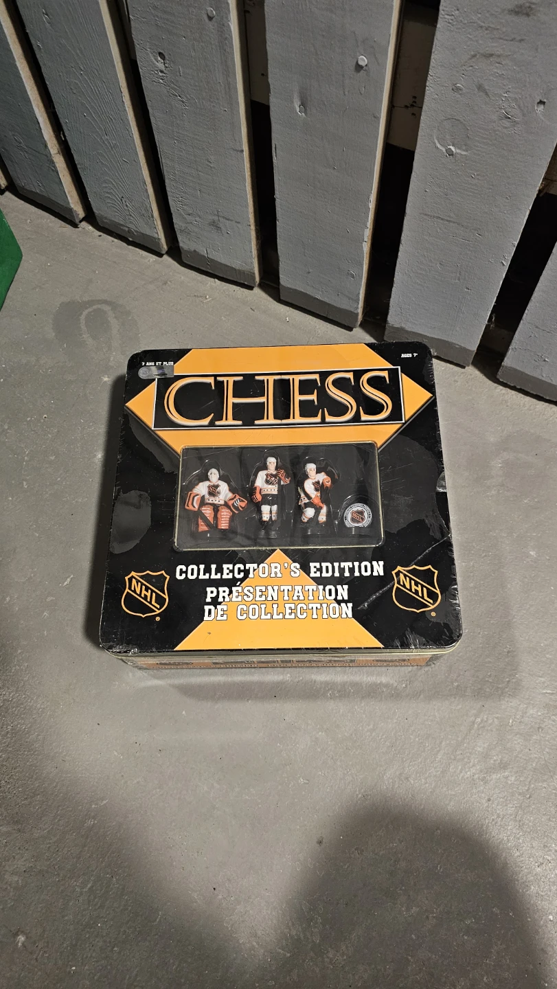 NHL Collector's Edition Chess Set Brand New Sealed
