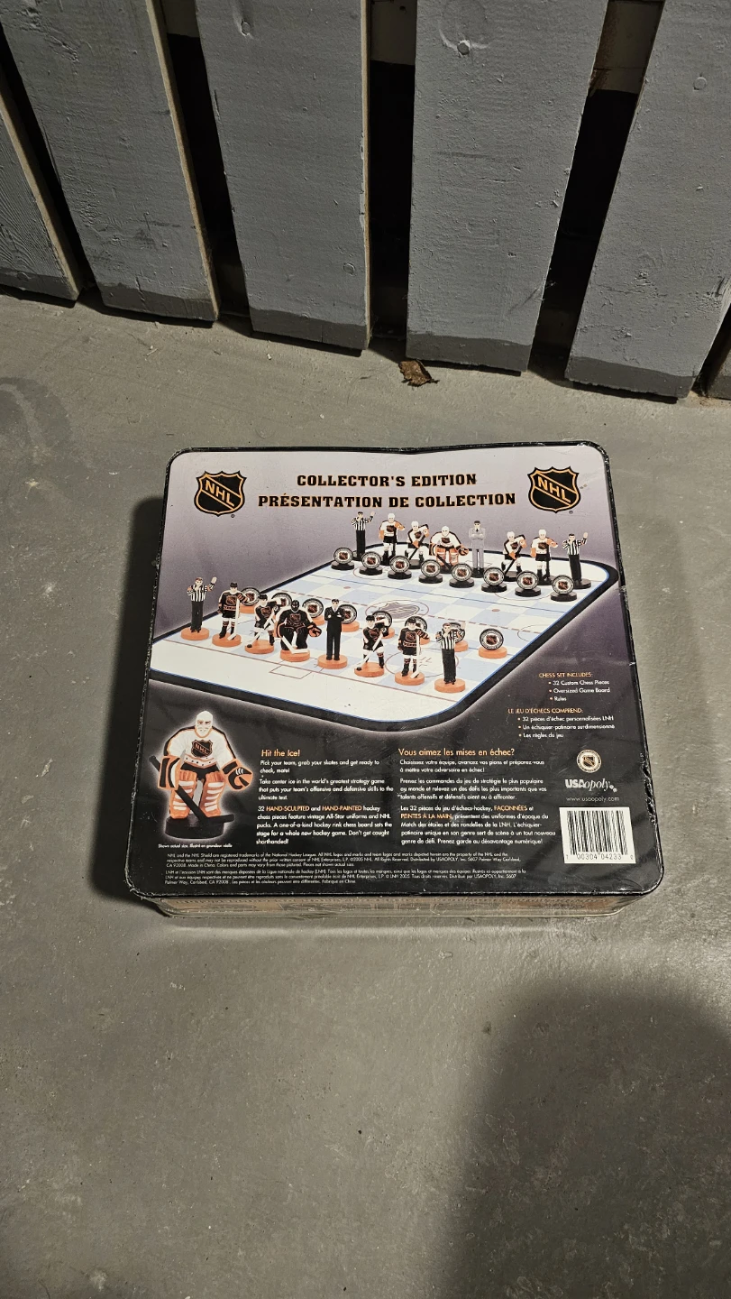 NHL Collector's Edition Chess Set Brand New Sealed - photo 2